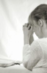 woman-praying-840879-m